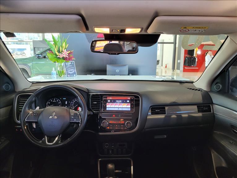 Mitsubishi-OUTLANDER-3.0 Mivec V6 Hpe-s AWD