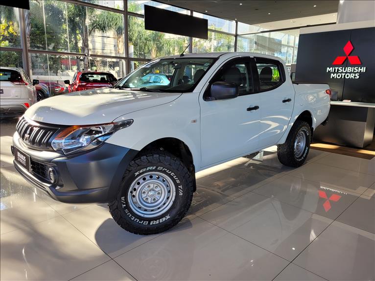 Mitsubishi-L200 TRITON-2.4 16V Turbo GL CD 4X4