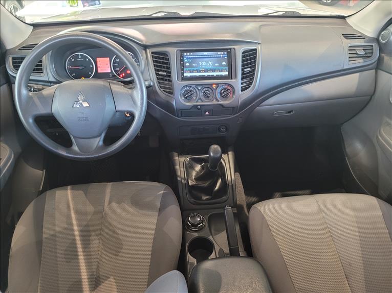 Mitsubishi-L200 TRITON-2.4 16V Turbo GL CD 4X4