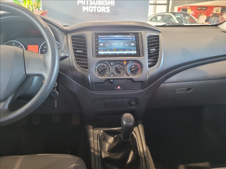 Mitsubishi-L200 TRITON-2.4 16V Turbo GL CD 4X4