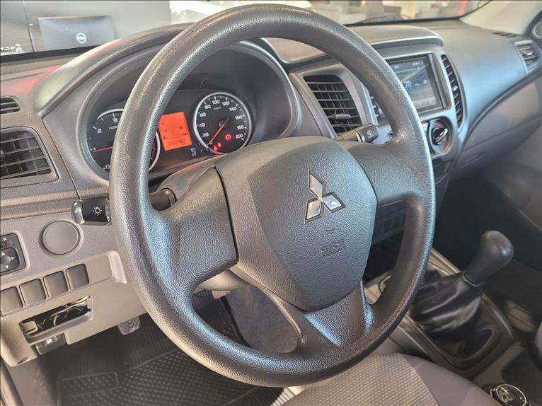 Mitsubishi-L200 TRITON-2.4 16V Turbo GL CD 4X4