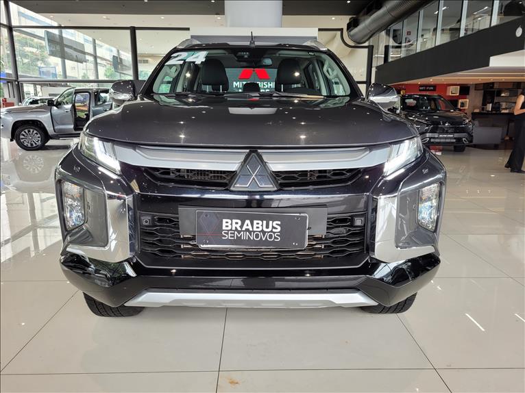 Mitsubishi-L200 TRITON-2.4 16V Turbo Sport Hpe-s CD 4X4