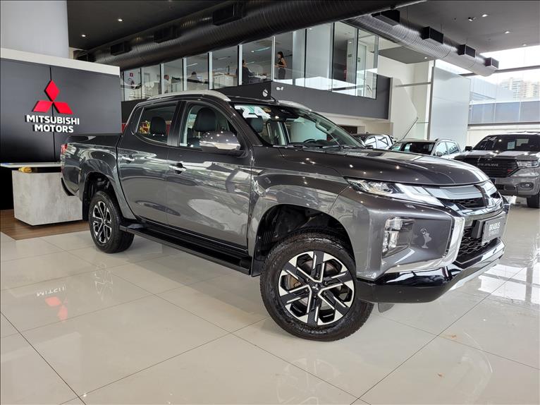 Mitsubishi-L200 TRITON-2.4 16V Turbo Sport Hpe-s CD 4X4