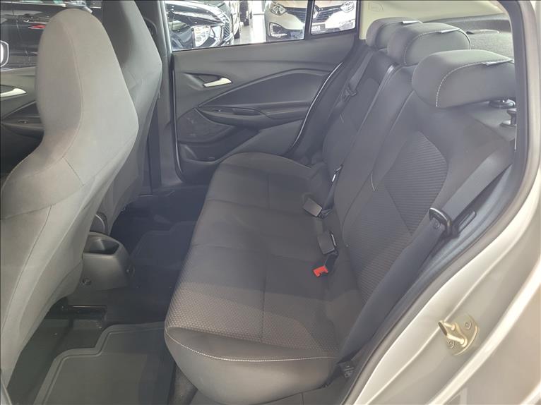 GM - Chevrolet-ONIX-1.0 Plus LT