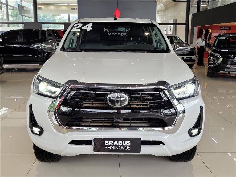 Toyota-HILUX-2.8 D-4d Turbo CD SRX 4X4