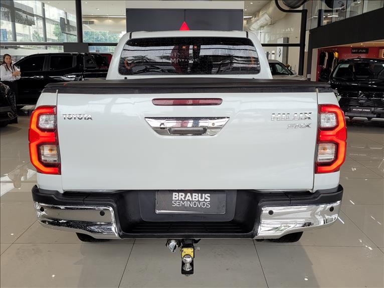 Toyota-HILUX-2.8 D-4d Turbo CD SRX 4X4