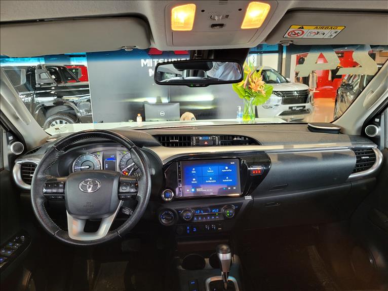 Toyota-HILUX-2.8 D-4d Turbo CD SRX 4X4