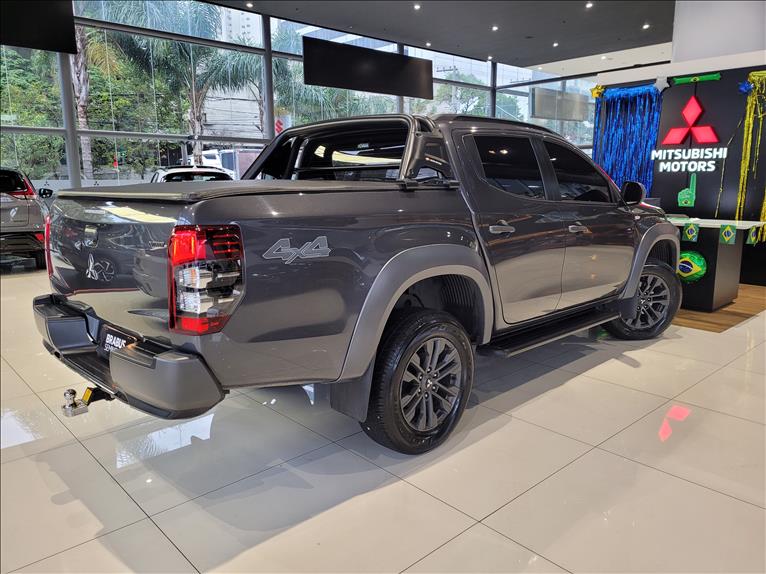 Mitsubishi-L200 TRITON-2.4 16V Turbo Sport Outdoor GLS CD 4X4