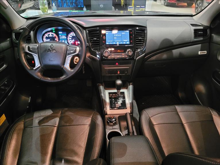 Mitsubishi-L200 TRITON-2.4 16V Turbo Sport Outdoor GLS CD 4X4