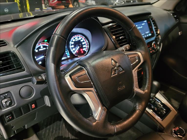 Mitsubishi-L200 TRITON-2.4 16V Turbo Sport Outdoor GLS CD 4X4