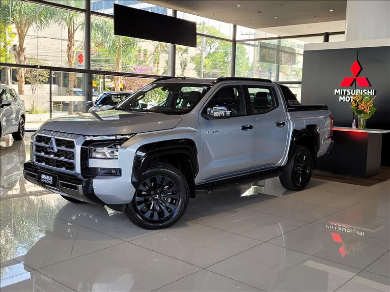 Mitsubishi-TRITON-2.4 Biturbo CD Katana 4X4