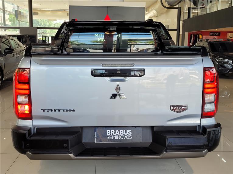 Mitsubishi-TRITON-2.4 Biturbo CD Katana 4X4