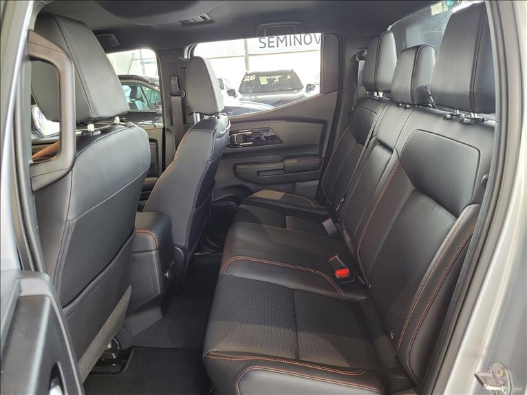 Mitsubishi-TRITON-2.4 Biturbo CD Katana 4X4