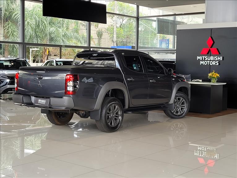 Mitsubishi-L200 TRITON-2.4 16V Turbo Sport Outdoor Plus CD 4X4