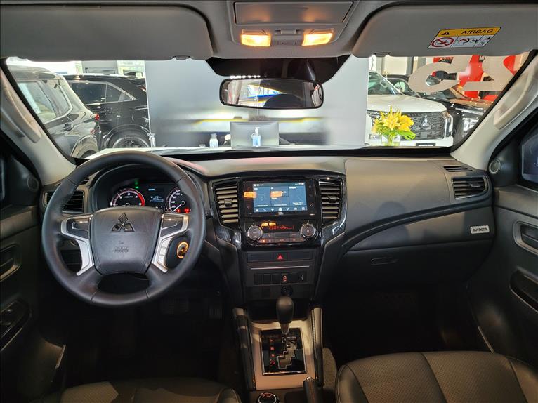 Mitsubishi-L200 TRITON-2.4 16V Turbo Sport Outdoor Plus CD 4X4