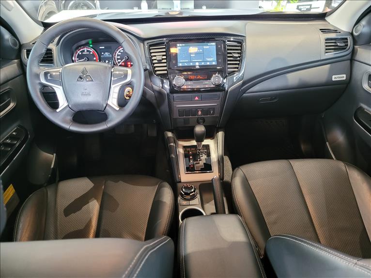 Mitsubishi-L200 TRITON-2.4 16V Turbo Sport Outdoor Plus CD 4X4