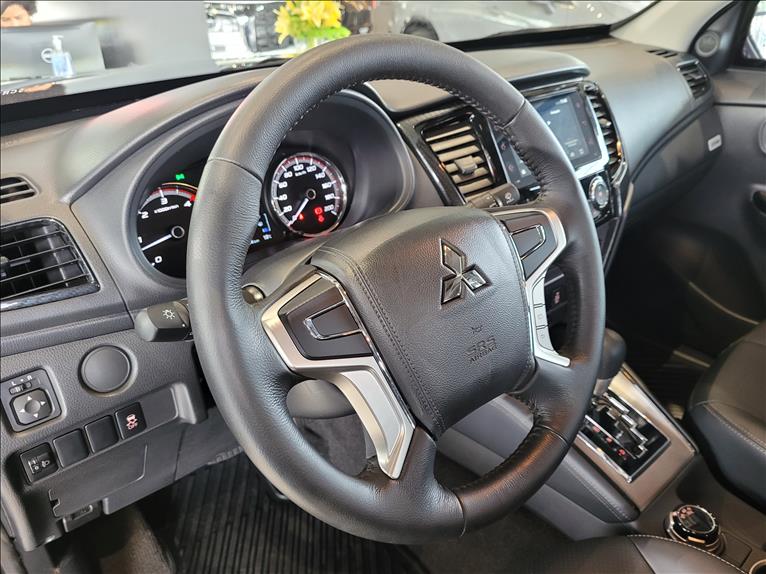 Mitsubishi-L200 TRITON-2.4 16V Turbo Sport Outdoor Plus CD 4X4