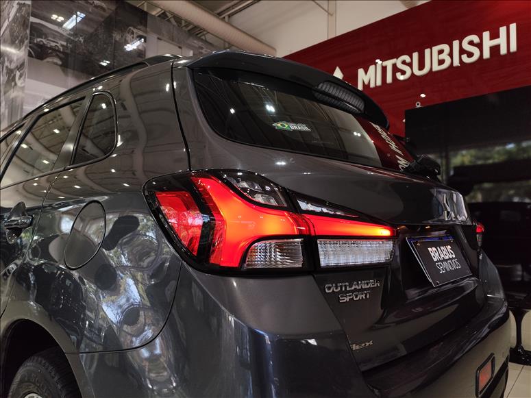 Mitsubishi-OUTLANDER SPORT-2.0 Mivec GLS