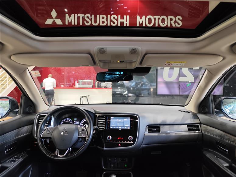 Mitsubishi-OUTLANDER-3.0 Mivec V6 Hpe-s AWD