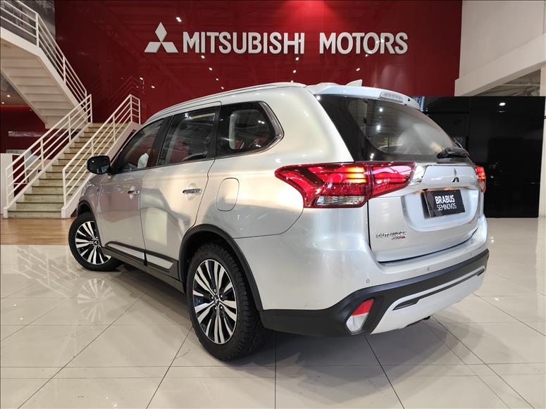 Mitsubishi-OUTLANDER-3.0 Mivec V6 Hpe-s AWD