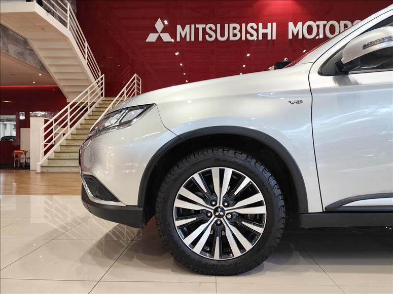 Mitsubishi-OUTLANDER-3.0 Mivec V6 Hpe-s AWD