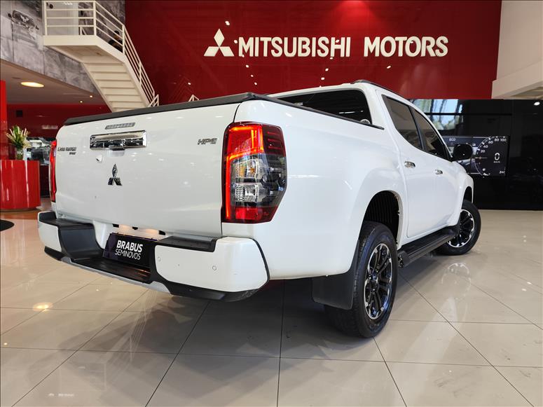 Mitsubishi-L200 TRITON-2.4 16V Turbo Sport HPE CD 4X4