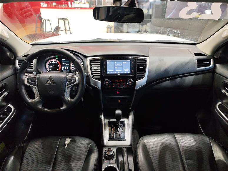 Mitsubishi-L200 TRITON-2.4 16V Turbo Sport HPE CD 4X4
