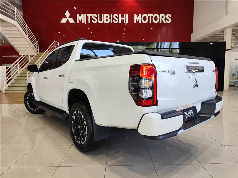Mitsubishi-L200 TRITON-2.4 16V Turbo Sport HPE CD 4X4