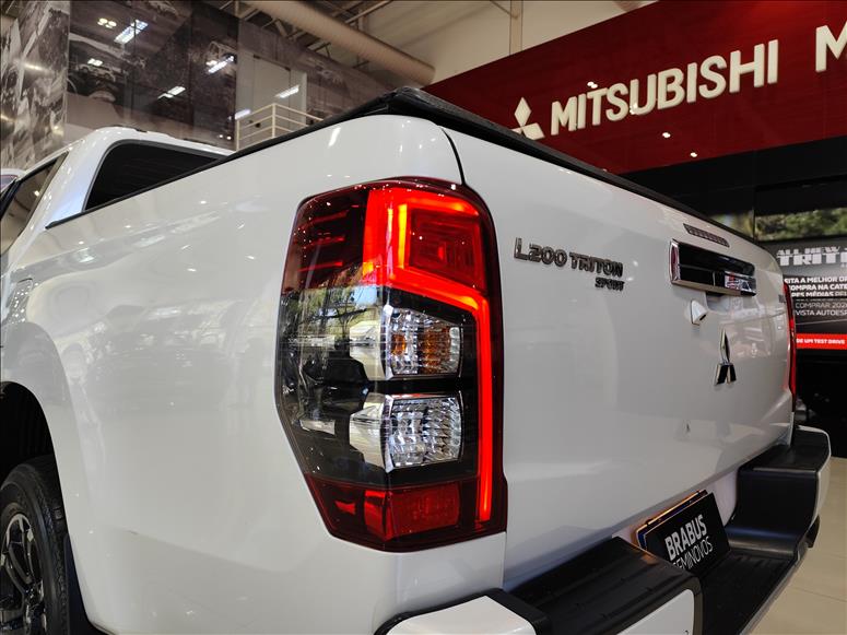 Mitsubishi-L200 TRITON-2.4 16V Turbo Sport HPE CD 4X4