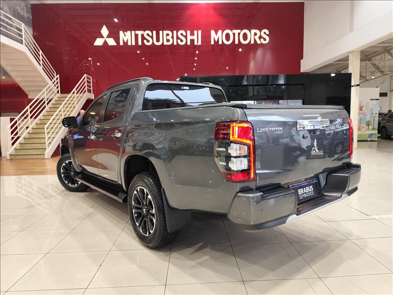 Mitsubishi-L200 TRITON-2.4 16V Turbo Sport HPE CD 4X4