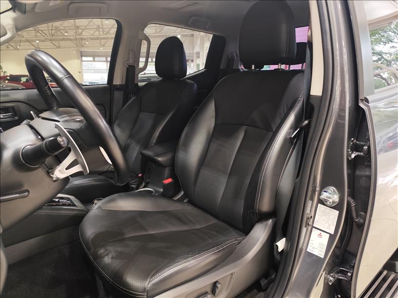 Mitsubishi-L200 TRITON-2.4 16V Turbo Sport HPE CD 4X4