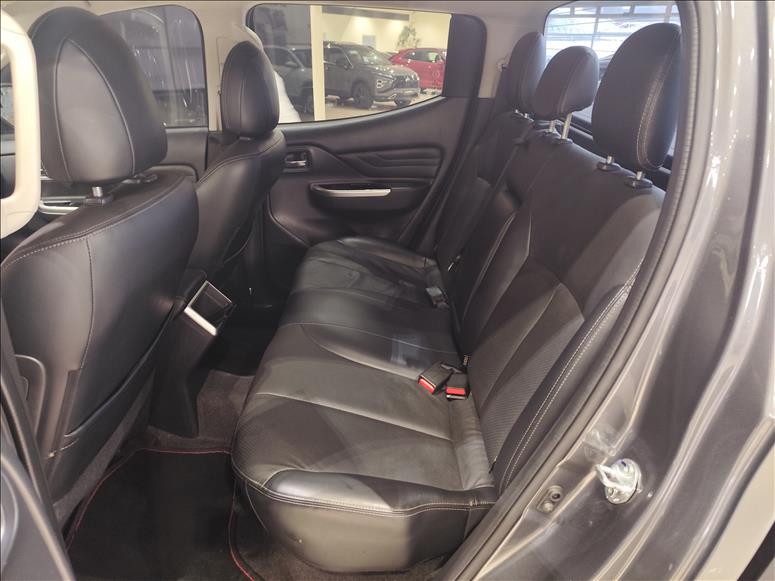 Mitsubishi-L200 TRITON-2.4 16V Turbo Sport HPE CD 4X4