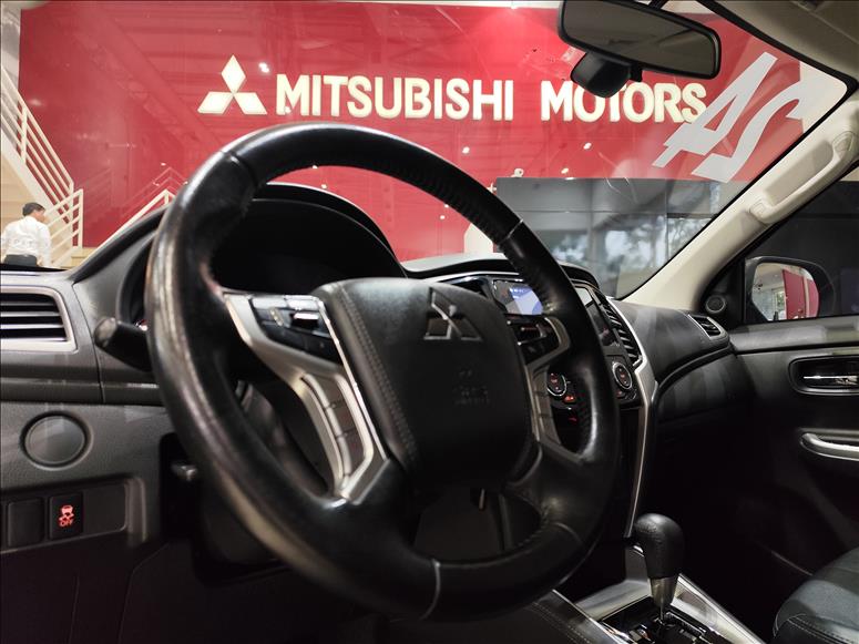 Mitsubishi-L200 TRITON-2.4 16V Turbo Sport HPE CD 4X4