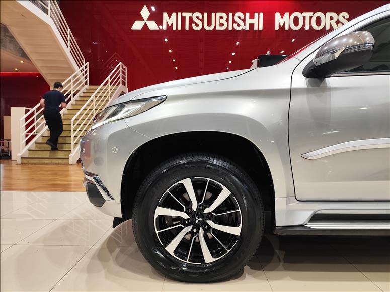 Mitsubishi-PAJERO SPORT-2.4 16V Mivec Turbo HPE AWD