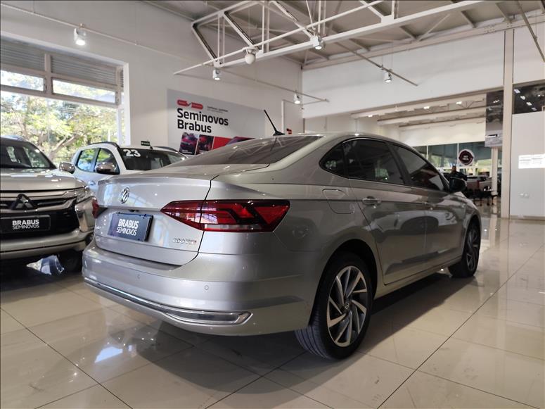 Volkswagen-VIRTUS-1.0 200 TSI Highline