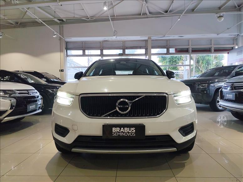 Volvo-XC40-2.0 T5 Momentum AWD Geartronic
