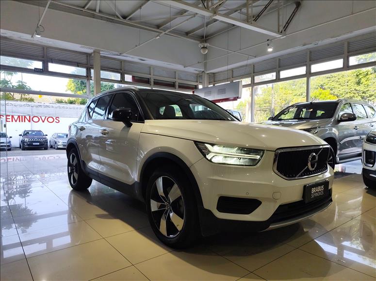 Volvo-XC40-2.0 T5 Momentum AWD Geartronic