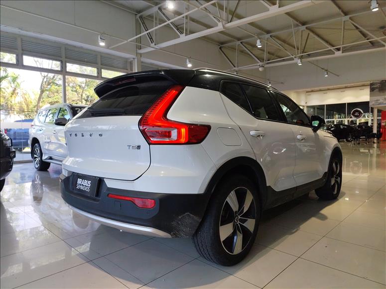 Volvo-XC40-2.0 T5 Momentum AWD Geartronic