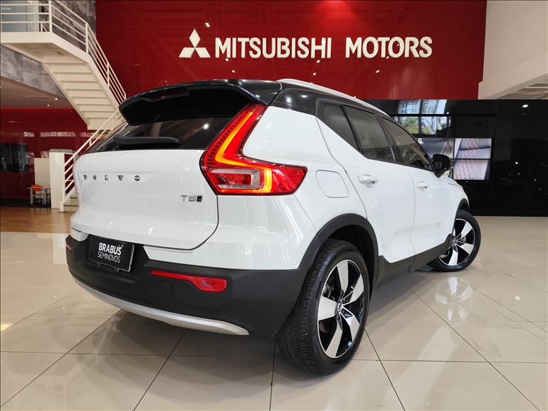 Volvo-XC40-2.0 T5 Momentum AWD Geartronic
