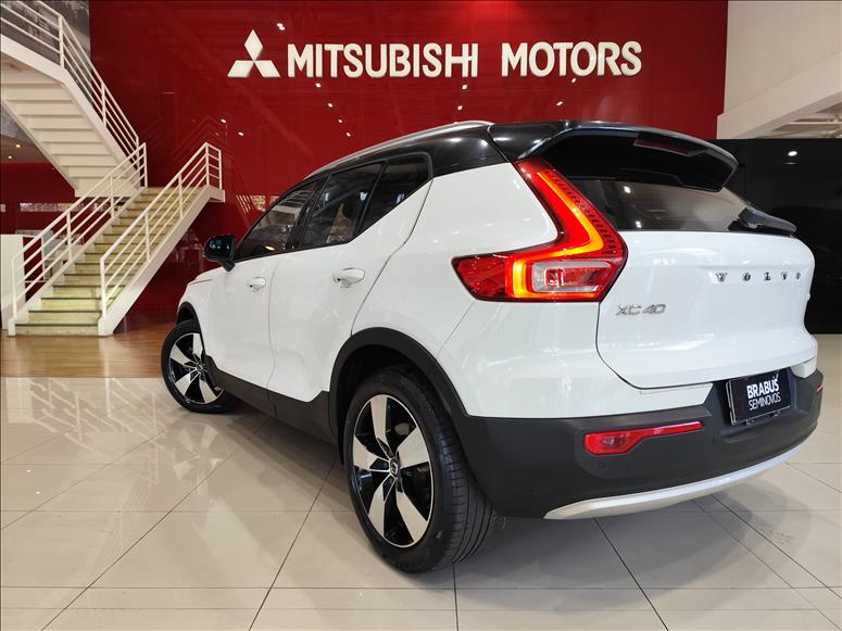 Volvo-XC40-2.0 T5 Momentum AWD Geartronic