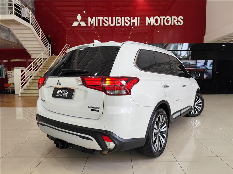 Mitsubishi-OUTLANDER-3.0 Mivec V6 Hpe-s AWD