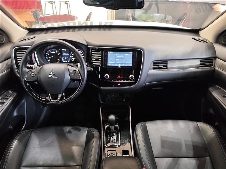 Mitsubishi-OUTLANDER-3.0 Mivec V6 Hpe-s AWD