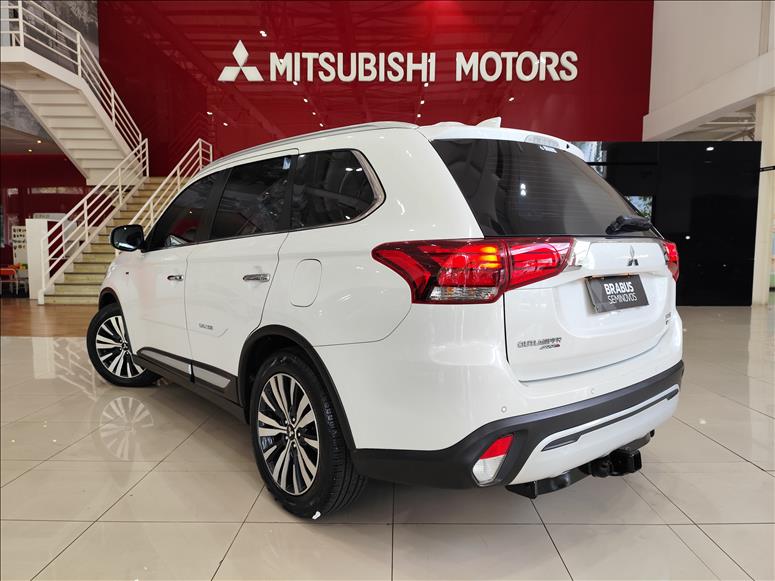 Mitsubishi-OUTLANDER-3.0 Mivec V6 Hpe-s AWD