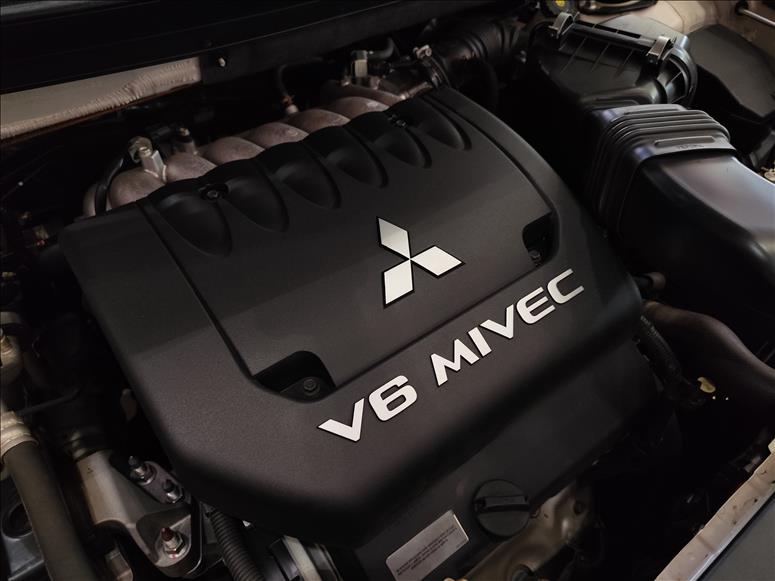 Mitsubishi-OUTLANDER-3.0 Mivec V6 Hpe-s AWD