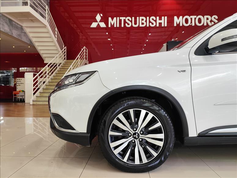 Mitsubishi-OUTLANDER-3.0 Mivec V6 Hpe-s AWD