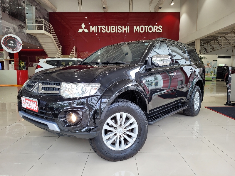 PAJERO DAKAR 3.2 HPE 4X4 7 Lugares 16V PAJERO DAKAR 3.2 HPE 4X4 7 Lugares 16V