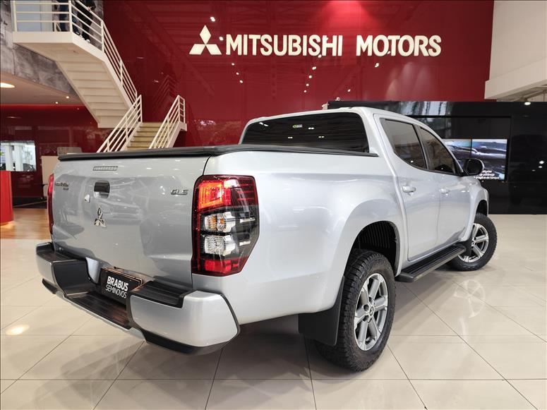 Mitsubishi-L200 TRITON-2.4 16V Turbo Sport GLS CD 4X4
