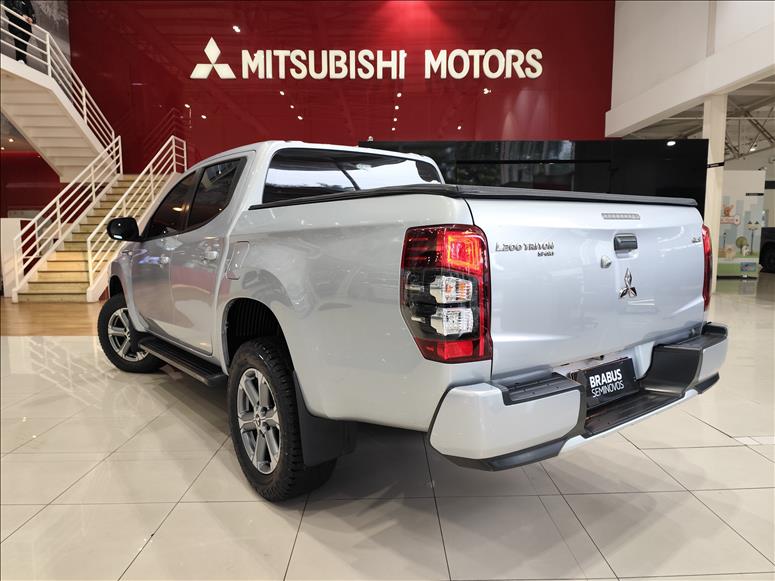 Mitsubishi-L200 TRITON-2.4 16V Turbo Sport GLS CD 4X4