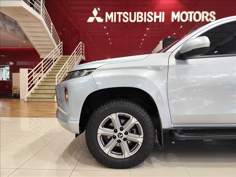 Mitsubishi-L200 TRITON-2.4 16V Turbo Sport GLS CD 4X4