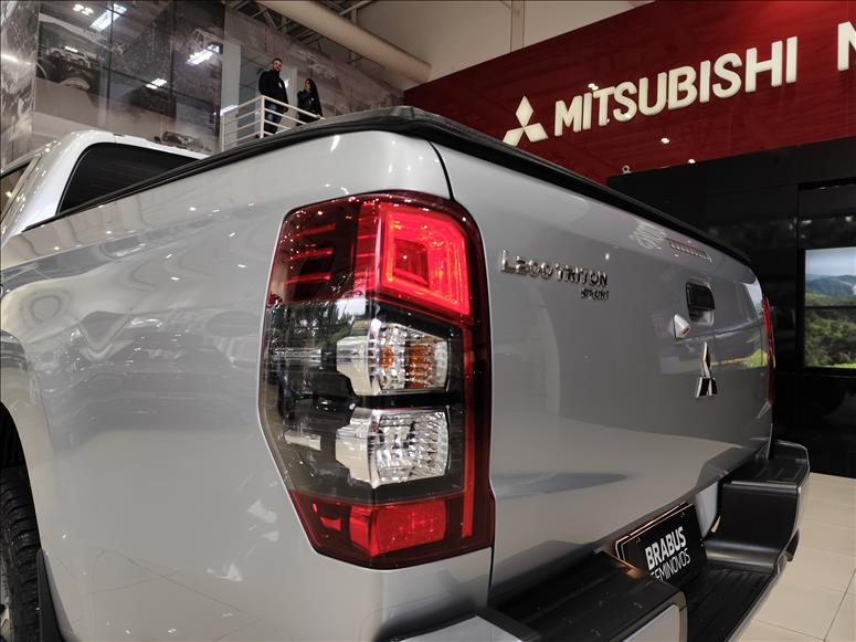 Mitsubishi-L200 TRITON-2.4 16V Turbo Sport GLS CD 4X4